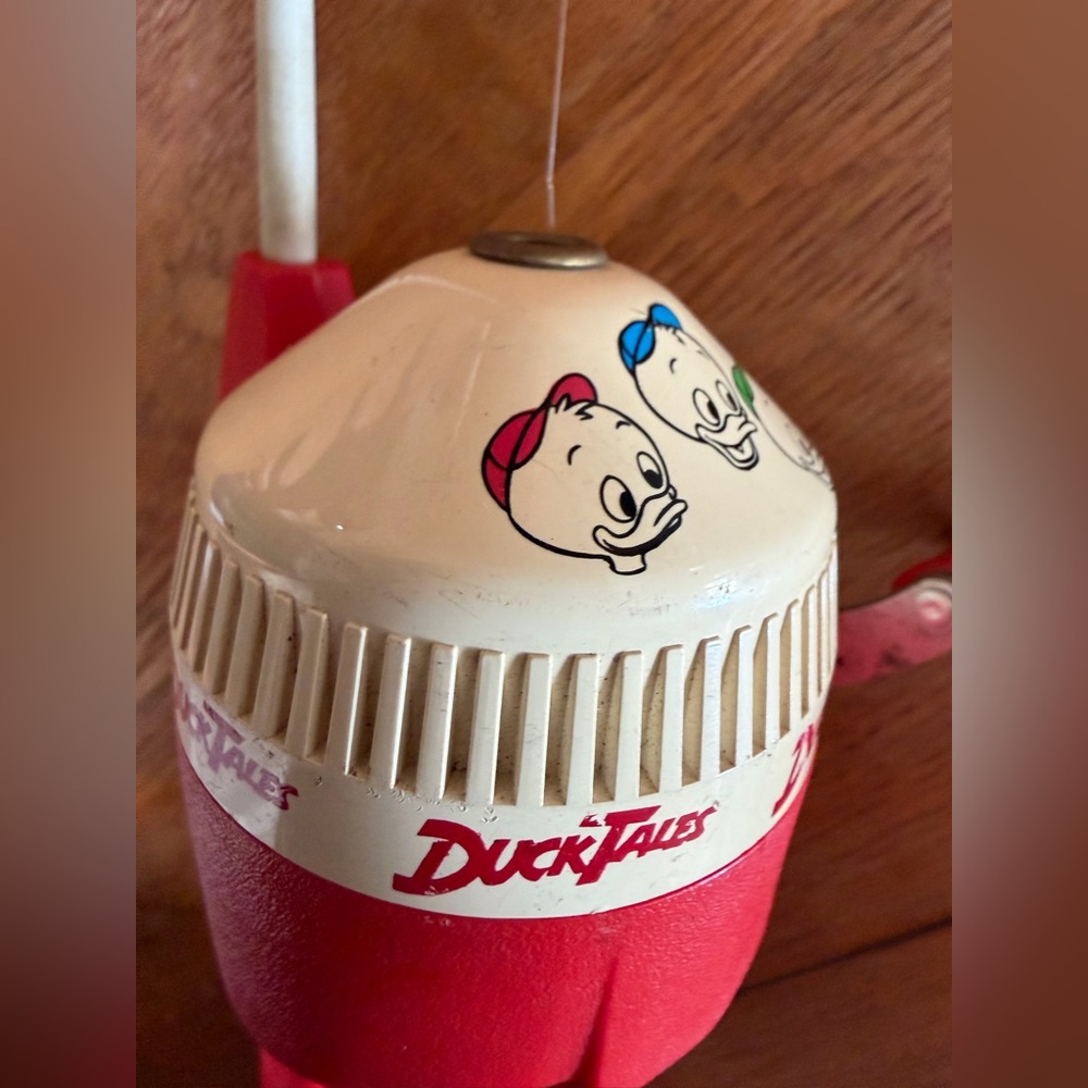 Vintage Ducktails Kids Fishing Reel ~ 1988 ~ Very Good Condition ~